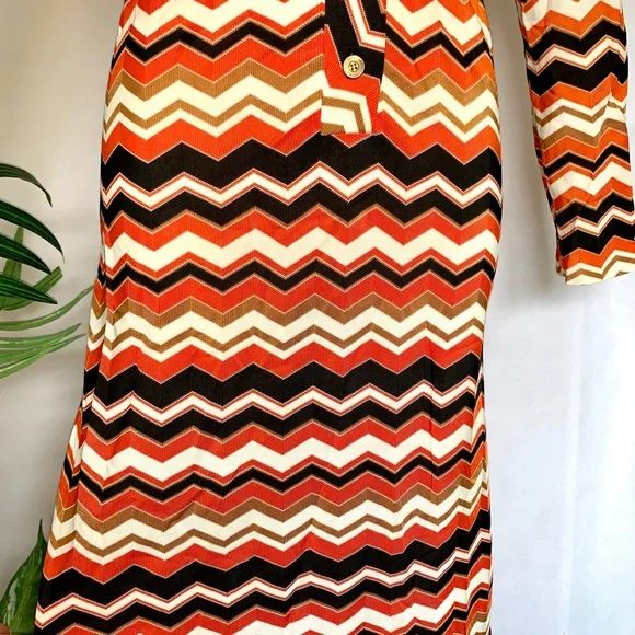 v i n t a g e :: Authentic Mod Zig Zag Chevron Dagger Buttoned Dress - Picture 5 of 14